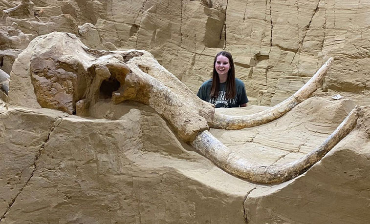 SRU student 'digs' internship experience at Mammoth Site