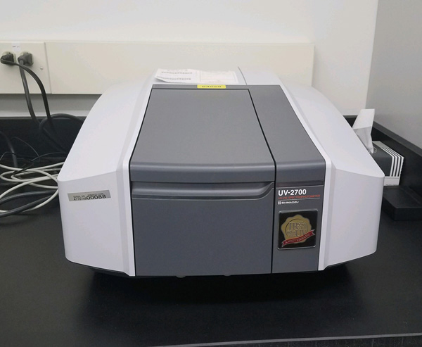 Shimadzu UV-2700 UV-Vis Spectrophotometer