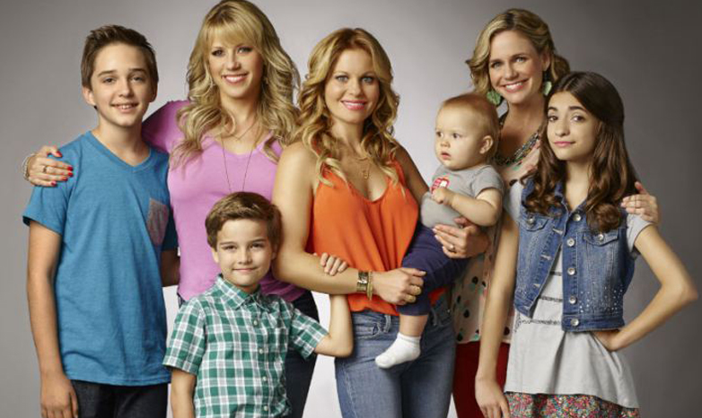 Jodi Sweetin and the cast of Fuller House