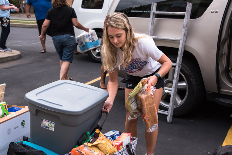 weekend of welcome students move on campus