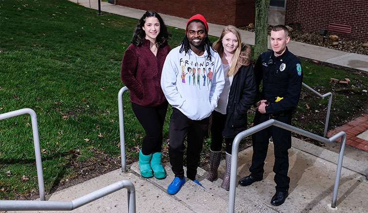 Students and officer that assisted