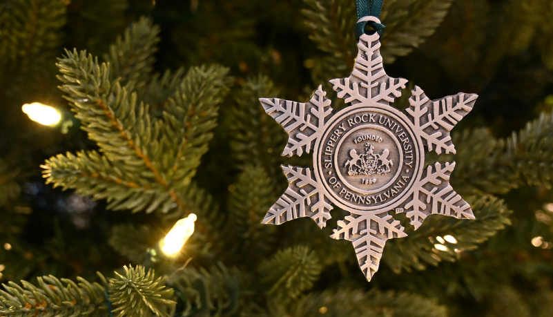 SRU Holiday ornament
