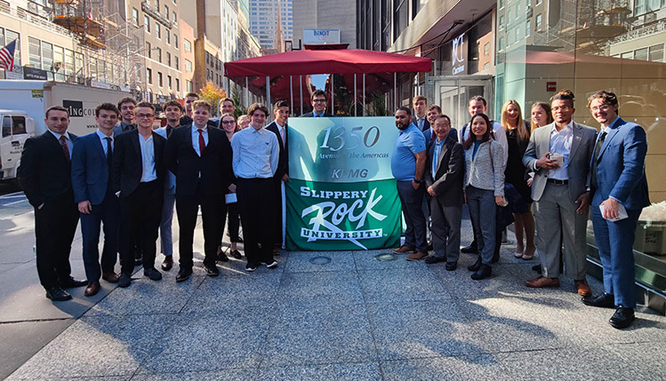 A group photo of SRU students in 2022 on a trip in New York. 