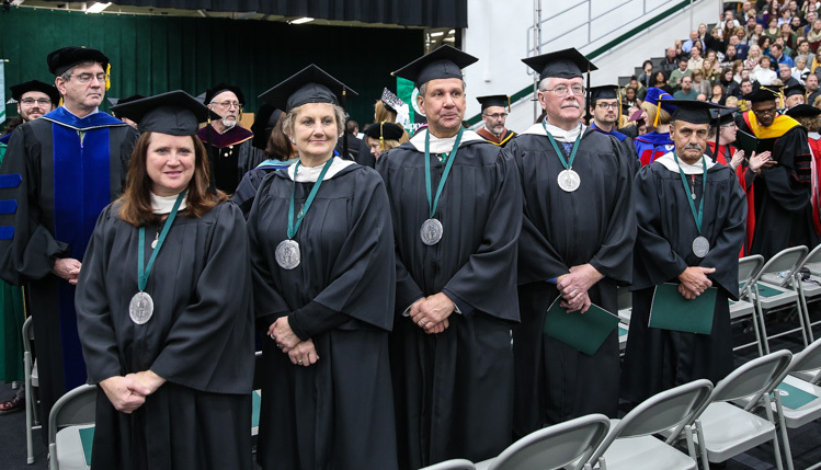 Mambers of the alumni association at graduation