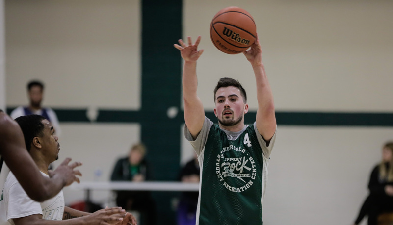 men playing basketball