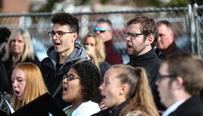 Slippery Rock chamber singers perform