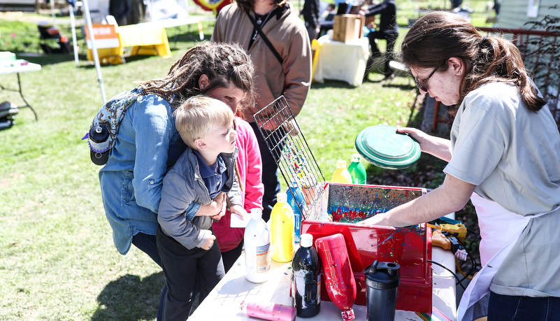 kids making crafts