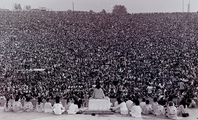 Opening ceremony of Woodstock August 15, 1969