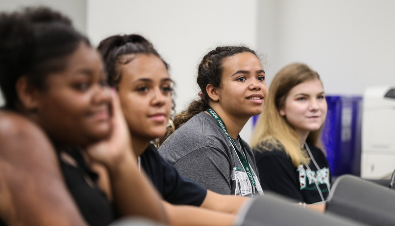 Students during jump start orientation