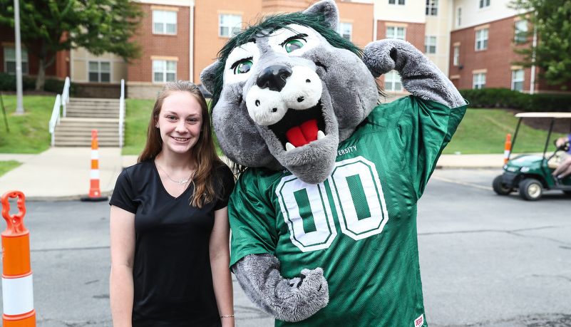 Students helping with move in day