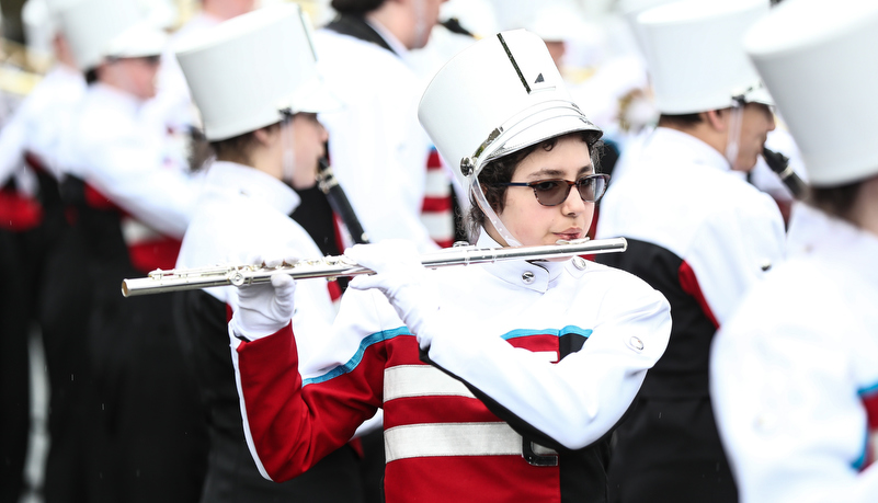 Flute player gets ready