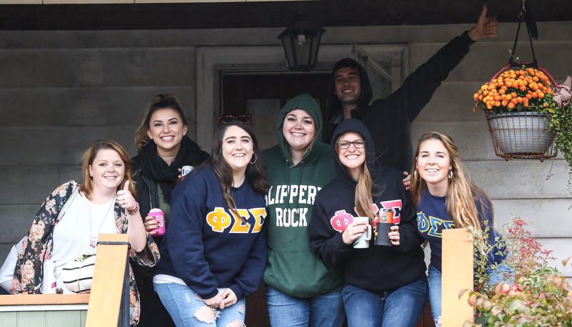Alumni at the parade