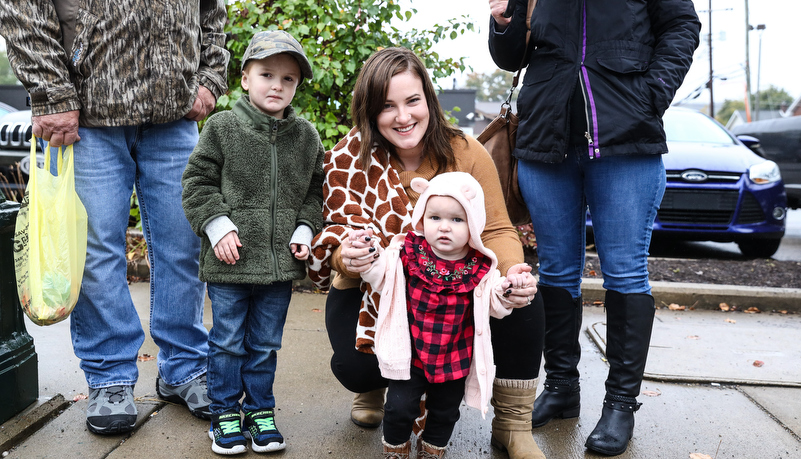 Mom and kids at the parade