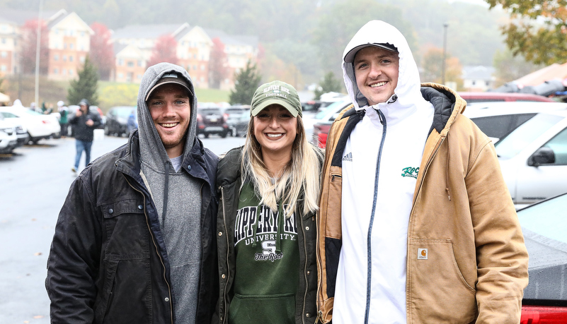 Alumni at the game