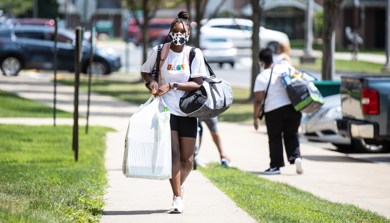 Students moving in