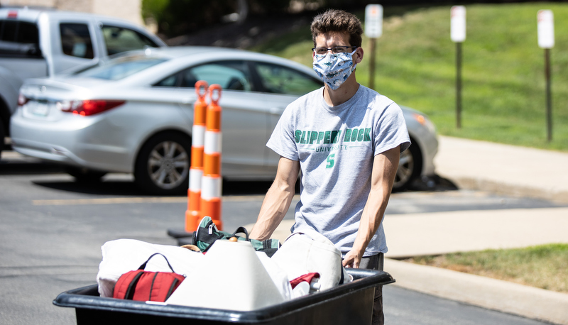 Students moving in