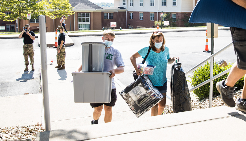 Students moving in