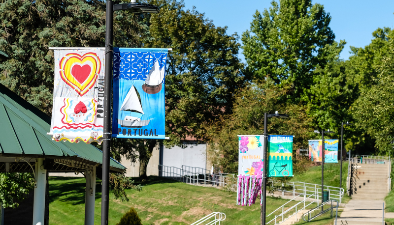 Portugal Hearts and Ships Banners (Front)