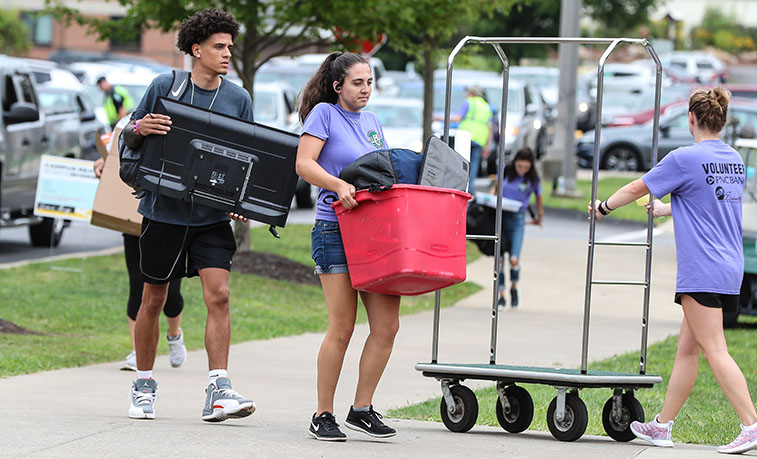 Students moving in