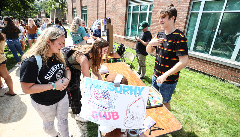 Students at the Campus Involvement Fair