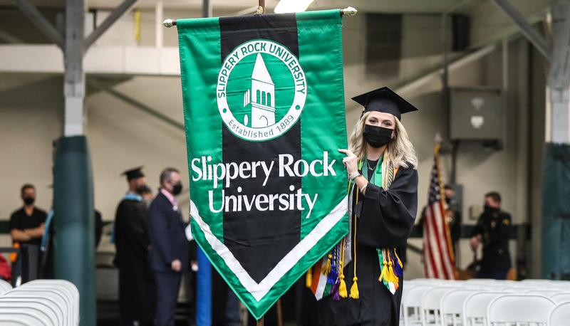 Students graduating from SRU
