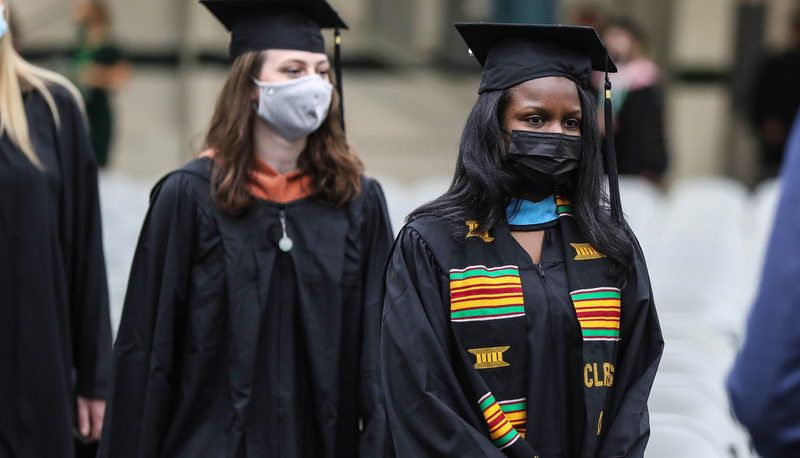 Students graduating from SRU