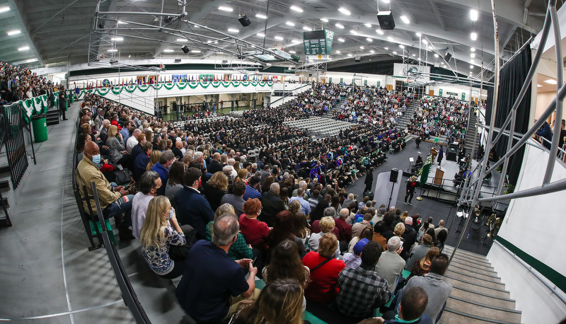 Students graduating from SRU