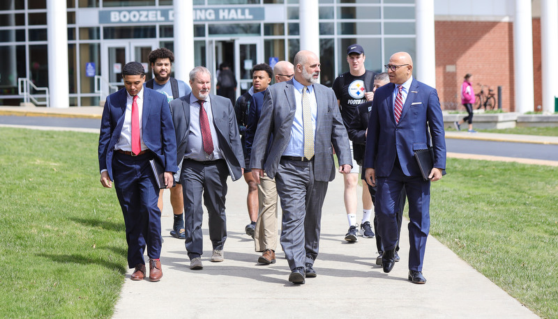 Pennsylvania Auditor General visits campus