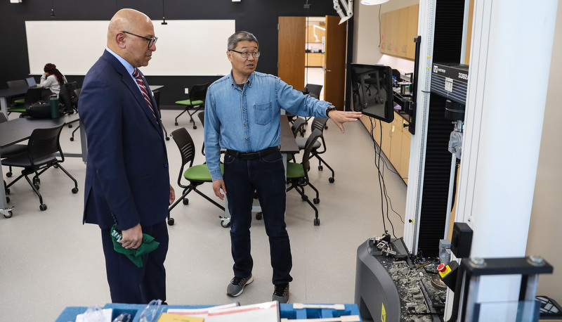 Pennsylvania Auditor General visits campus