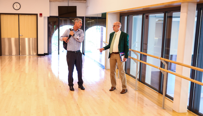 Chancellor Greenstein visits campus