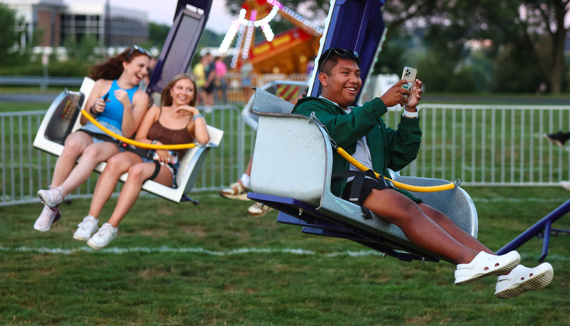 Students enjoying their first full day on campus