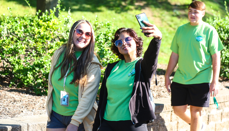 Students enjoying their first full day on campus