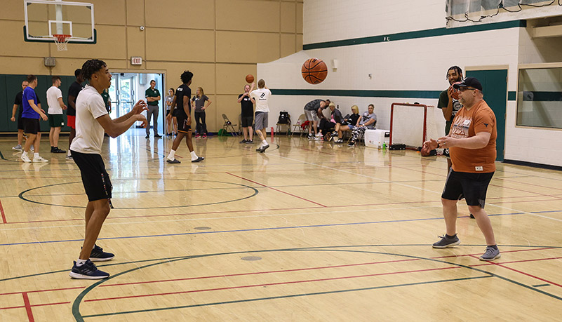 Wounded Vets playing sports