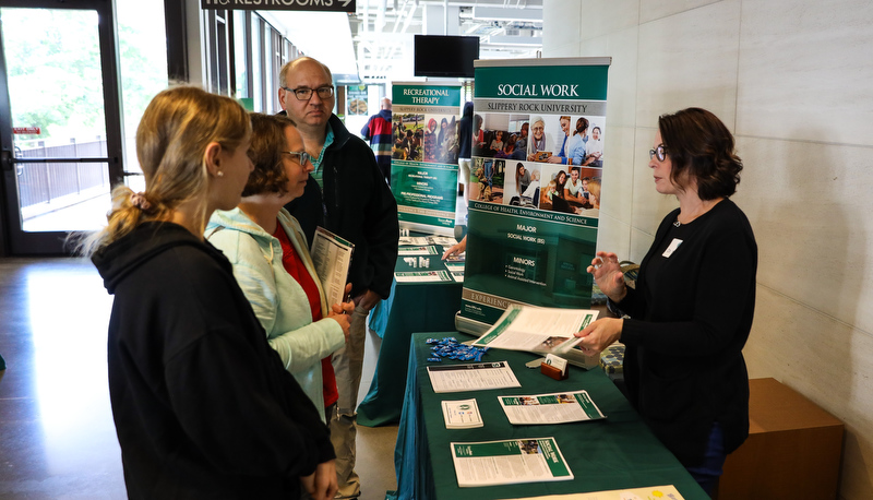 Prospective students visit campus