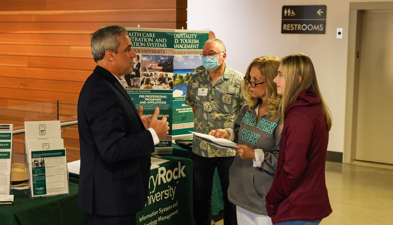 Prospective students visit campus