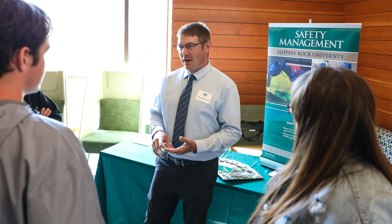 Prospective students visit campus