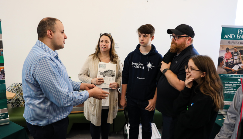 Prospective students visit campus