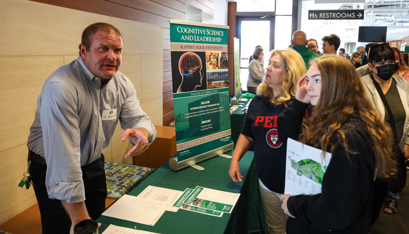 Prospective students visit campus
