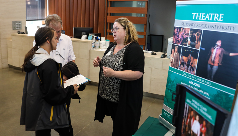 Prospective students visit campus