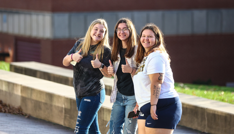 Students visiting SRU