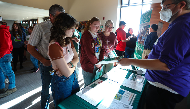 Students visiting SRU