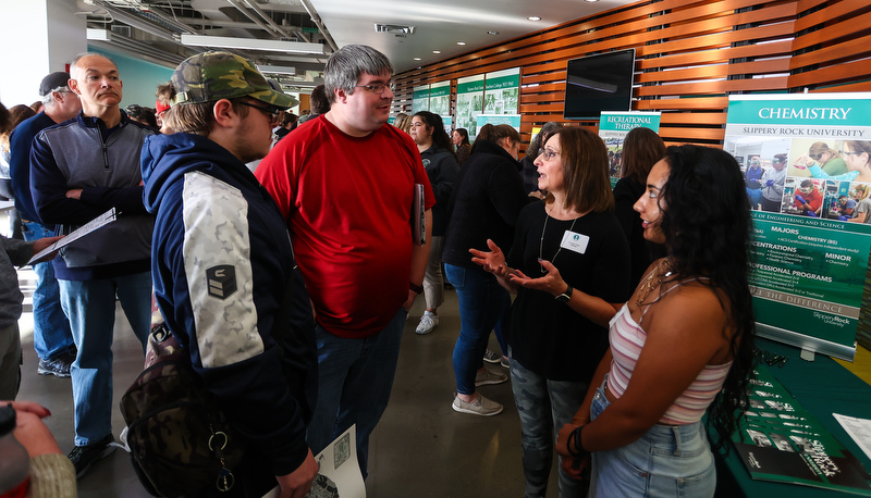 Students visiting SRU