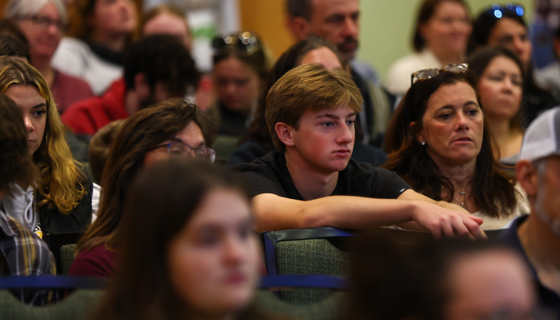 Students visiting SRU