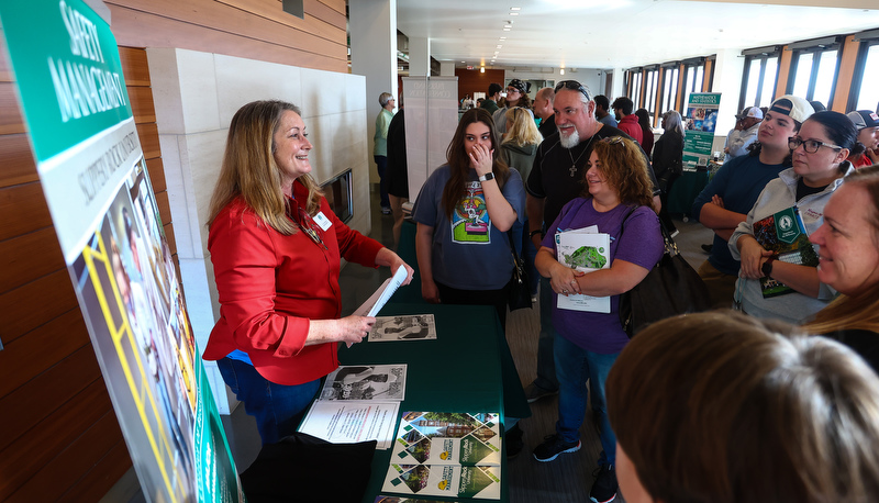 Students visiting SRU