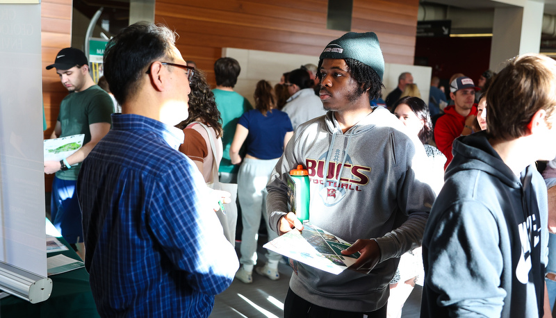 Students visiting SRU