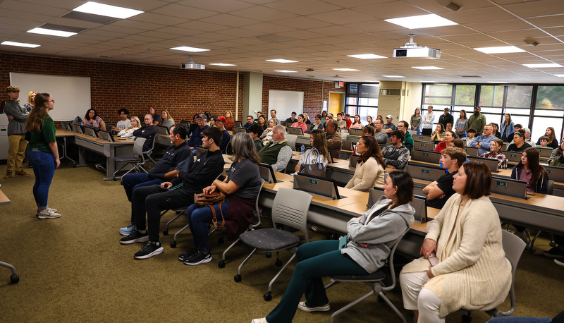 Students visiting SRU