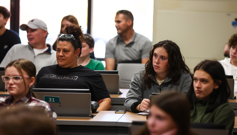 Students visiting SRU