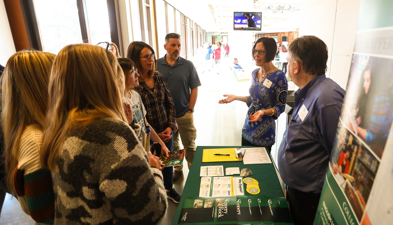 Students visiting SRU