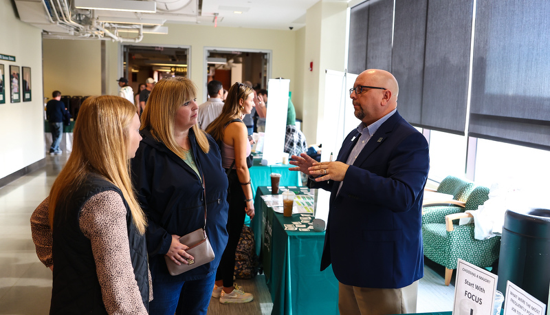 Students visiting SRU