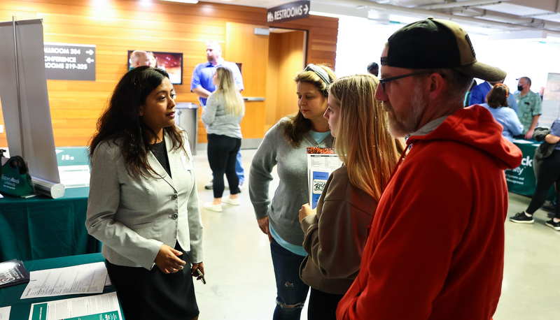 Students visiting SRU